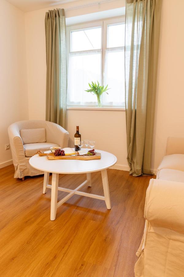 Apartmany Tachov - First Floor Buitenkant foto